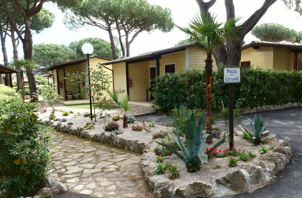 Holiday Village Fondi Buitenkant foto